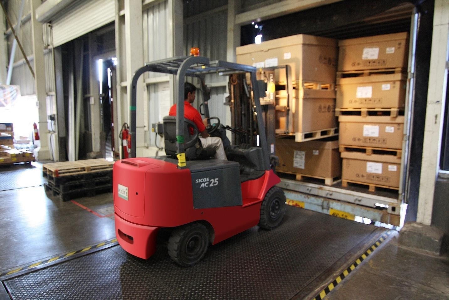 Atlas Warehouse Lift